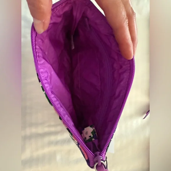 Vera Bradley “Flower Garden” Floral Quilted Wristlet. New with Tags. - Picture 3 of 3